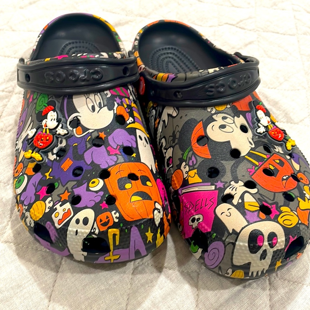 Mickey and Minnie 2022 Halloween edition crocs